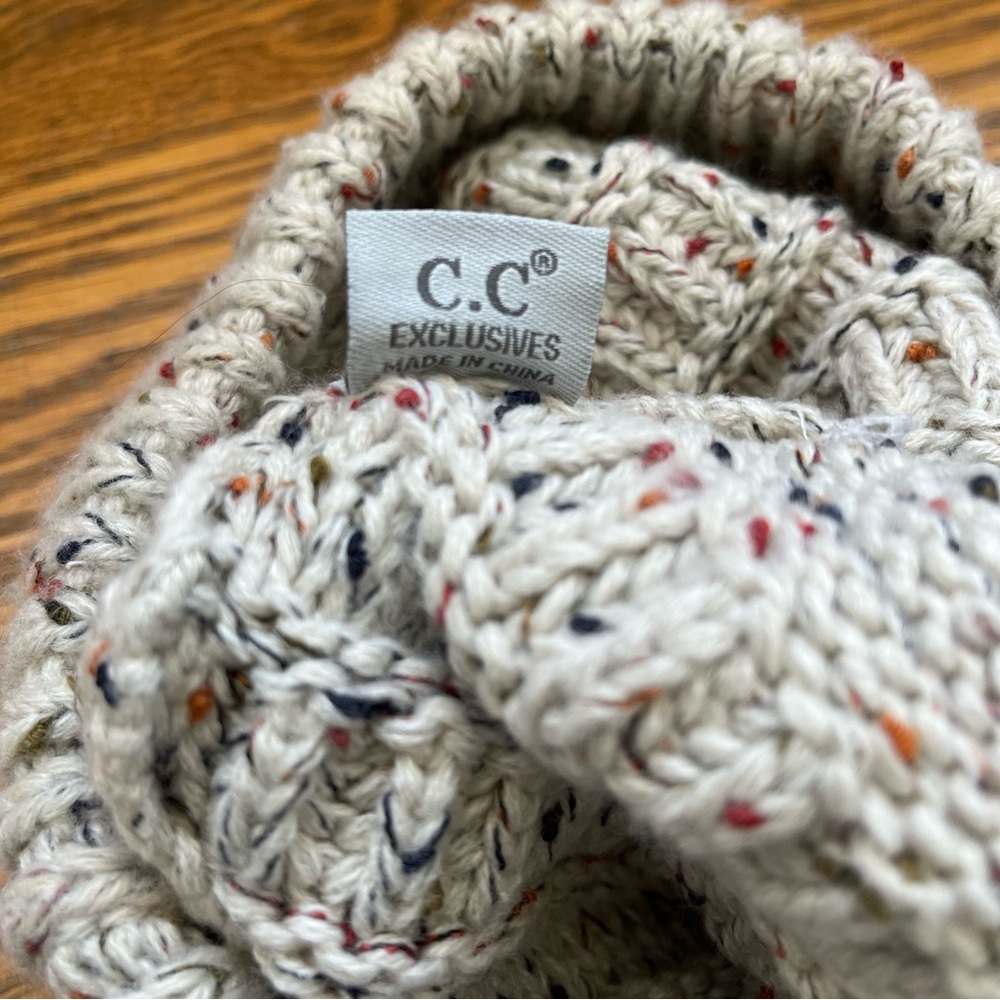C.C Exclusives Women's Basic Soft Ribbed Cable Knit Beanie Hat Oatmeal Speckled - Picture 4 of 4
